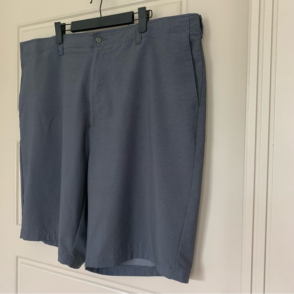 Ben Hogan golf shorts gray on gray striped, size 44, excellent condition. - Picture 6 of 8